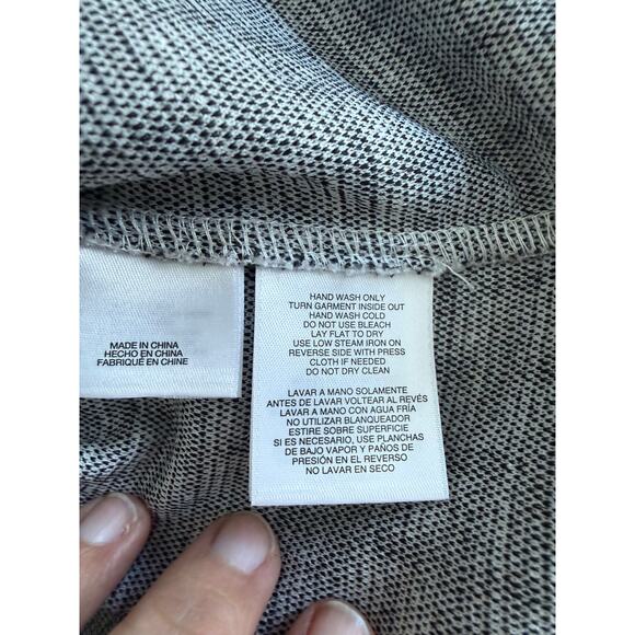 Beautiful Anne Klein Sweater - Picture 5 of 7